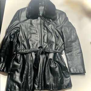 DANIER Classic Leather Trench Coat With Faux Fur Collar (Black)